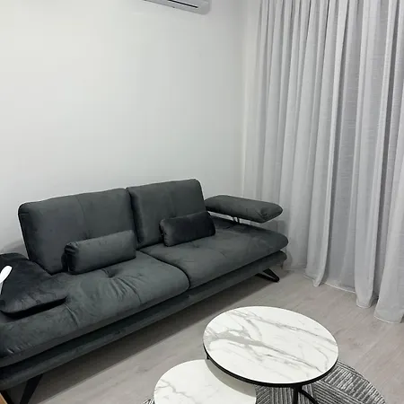 Appartamento M's Apartment-cozy Getaway In The Heart Of The *