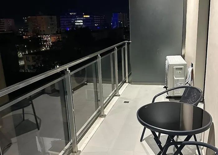 M's Apartment-cozy Getaway In The Heart Of The